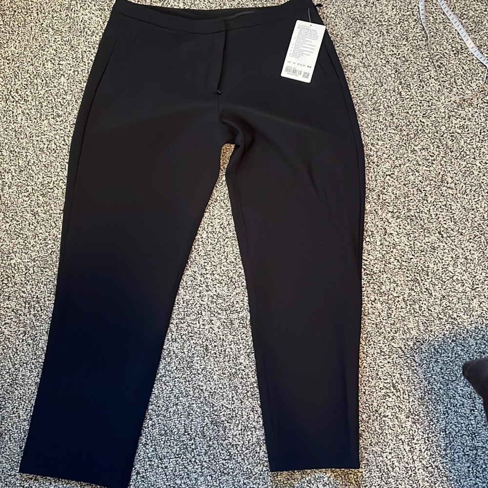 Lululemon on the move pants NWT size 14